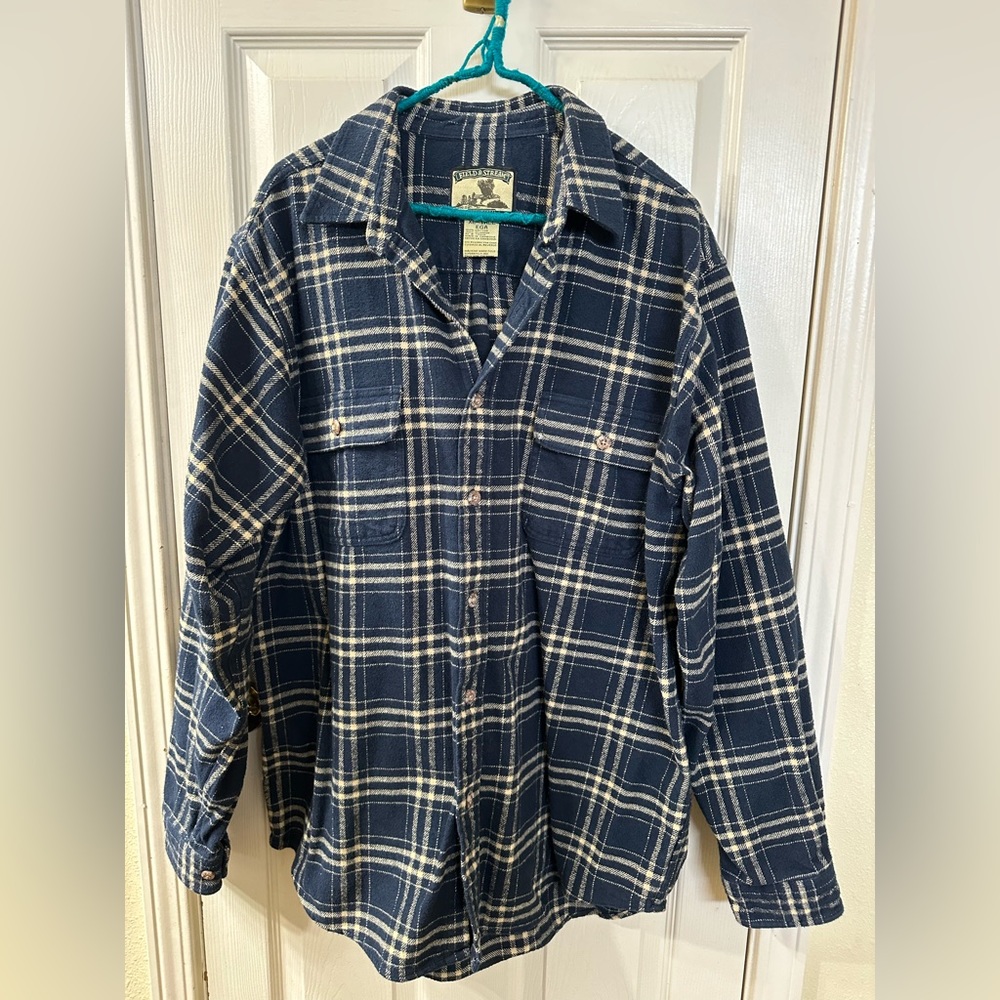 Field & Stream XL Tall cotton button up long sleeve shirt. Blue plaid.